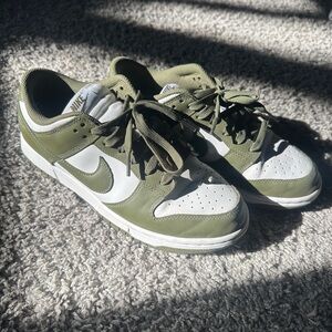 Nike Low-Top Sneakers Brown & White